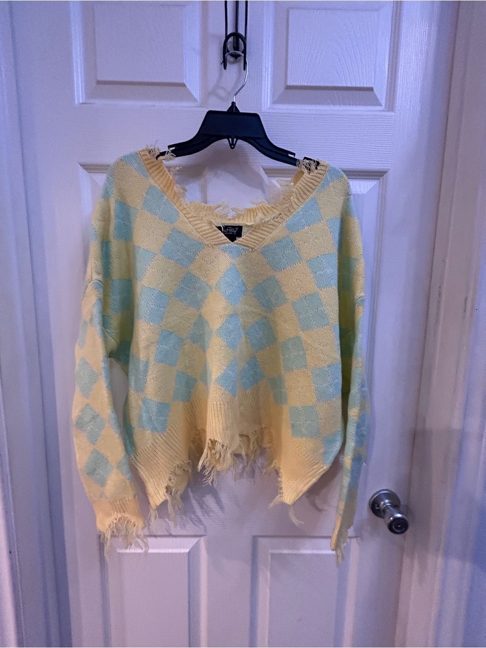 Checkerboard Distressed V-Neck Argyle Sweater - Yellow & Light Blue